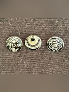 Black and Silver 'MOM' original dots